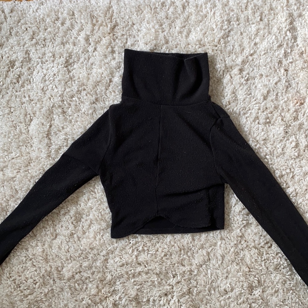 ⛄️3/$25 ⛄️ Nasty gal turtle neck crop top